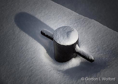 Snowed-in Dock Cleat_05148-9.jpg - Rideau Canal Waterway photographed at Smiths Falls, Ontario, Canada.